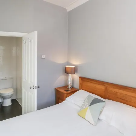Ferienhaus Sleeps 20 *