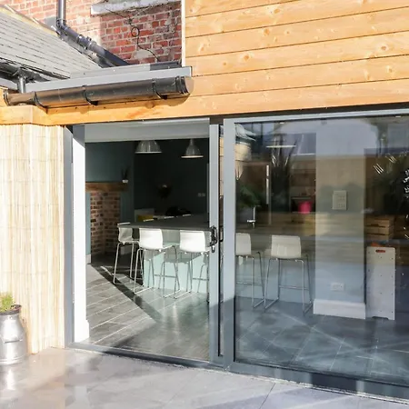 Sleeps 20 Ferienhaus Whitby
