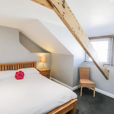 Sleeps 20 *