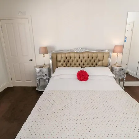 Sleeps 20